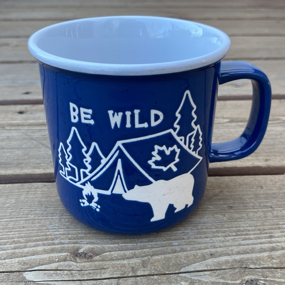 🇨🇦🍁Be Wild Canada/camping/wilderness large blue and white mug.